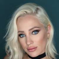 James Elisabeth: Гласът, който превръща уязвимостта в сила