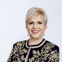 Николина Чакърдъкова